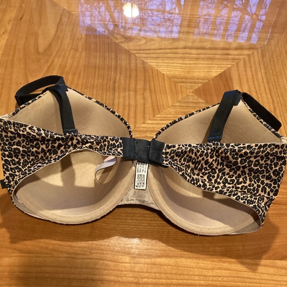 EUC Victoria’s Secret leopard print bra - Picture 6 of 7